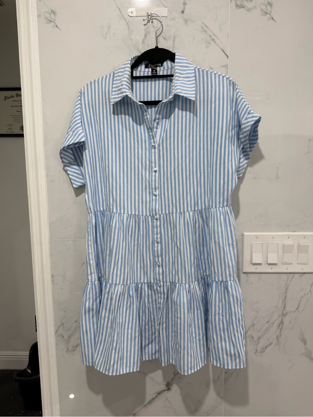 Aqua bloomingdales tiered short sleeve shirtdress blue white stripes medium